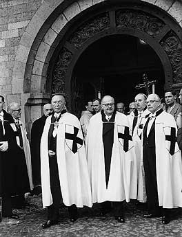 Adenauer im Ornat des Deutschen Ordens